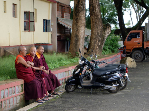 tibetan monks
