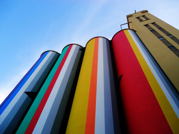 Colorful Rosario - even those Silos are painted in a nice way, inside you can find an art museum
