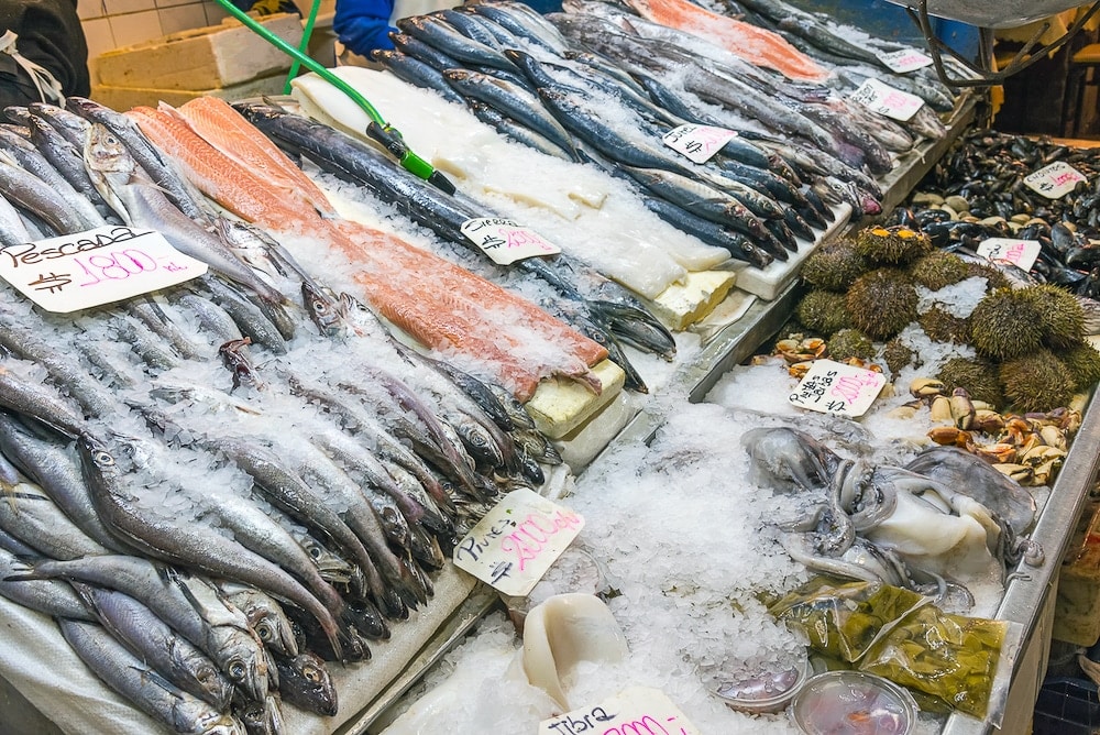 Fische auf dem Mercado Central in Santiago