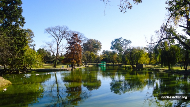 Cordoba ist die zweitgrößte Stadt Argentiniens - in der Innenstadt gibt es viele Parks zum entspannen