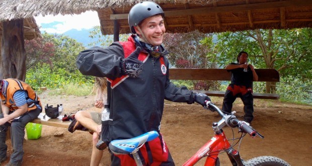 fit bleiben auf reisen: beim Mountainbiking in Bolivien