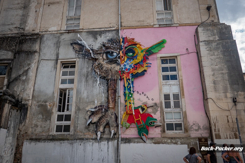 In der Altstadt von Coimbra kannst du auch einige Streetart - Kunstwerke bewundern