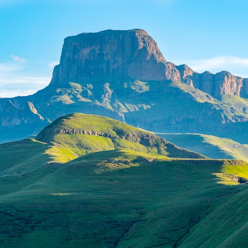 Drakensberge in Südafrika bei sonnenuntergang