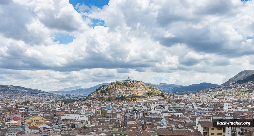 Quito's Altstadt und der sog. "Panecillo"